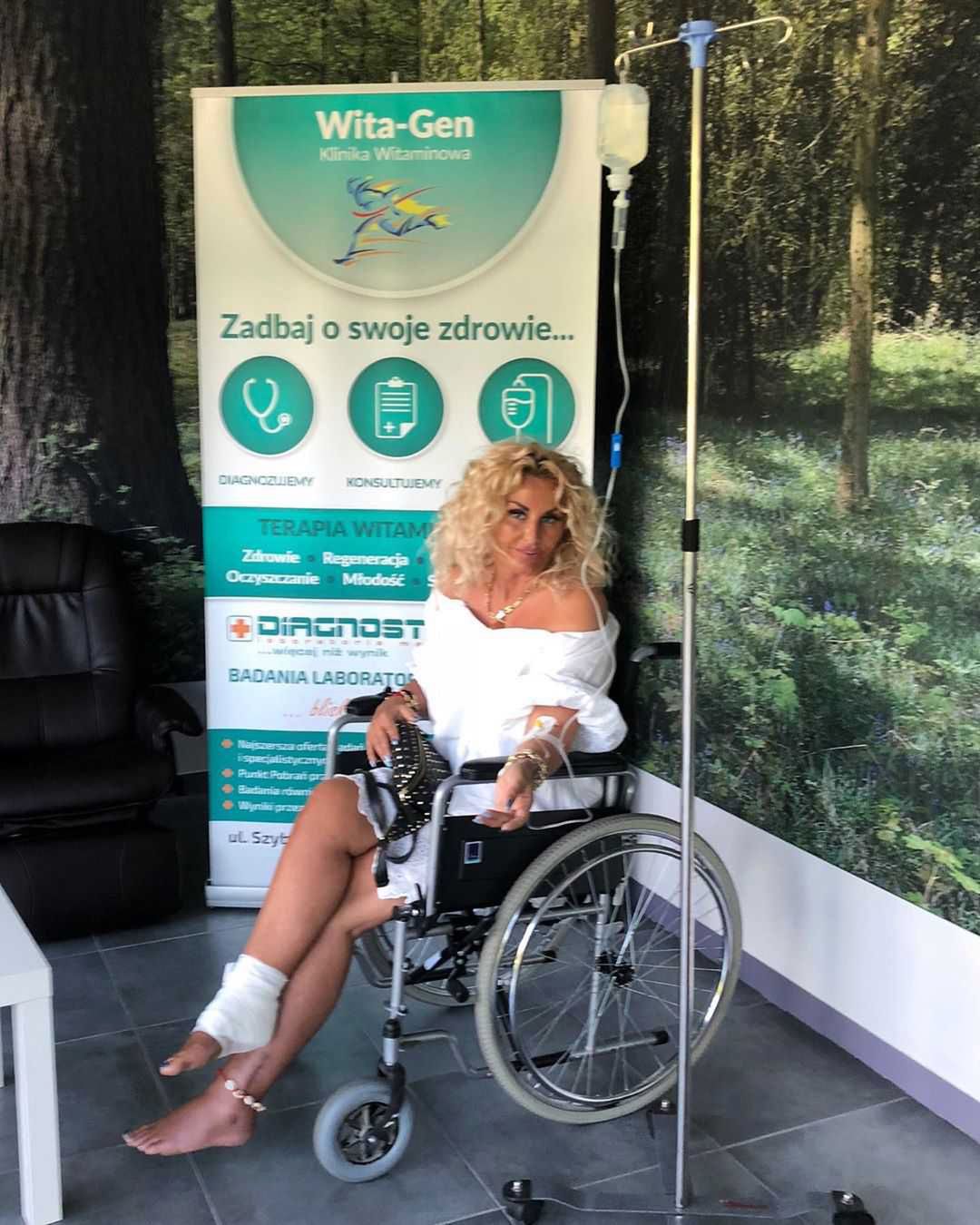Dagmara Kaźmierska pokazała się w klinice na wózku inwalidzkim