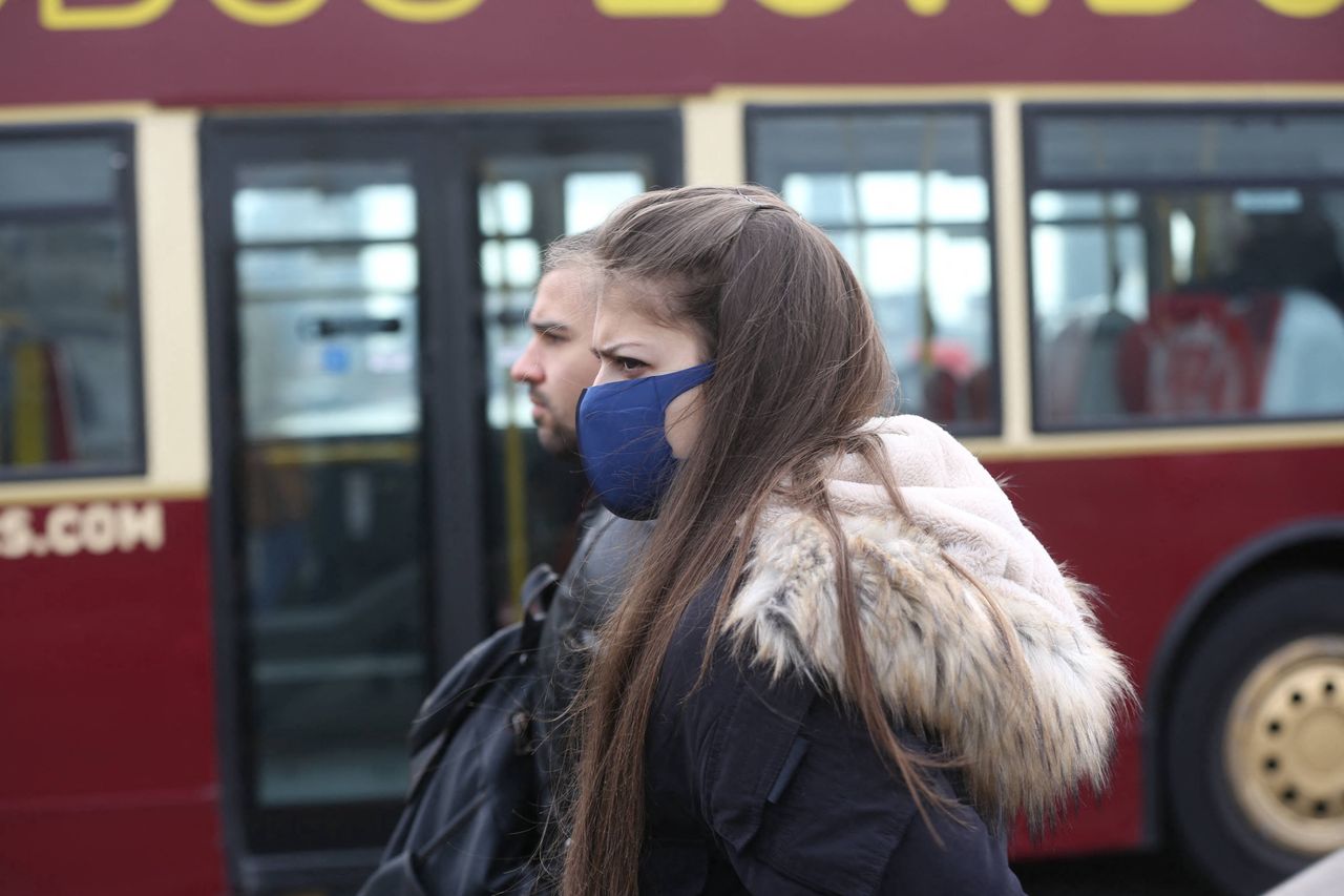 Dyrektor WHO przewiduje, że wirus rozprzestrzeniałby się wolniej, gdyby wszyscy wzięli sobie do serca obowiązek noszenia maseczek