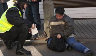 Dwójka dzieci pod opieką pijanej babci