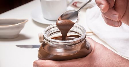 Nie przepłacam w sklepie, robię sama w domu. Krem Snickers jak za dawnych lat