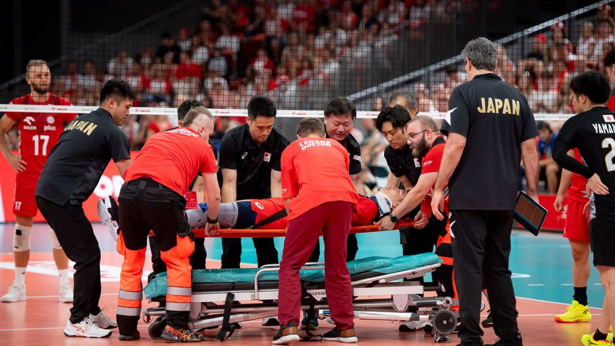 Getty Images / Mateusz Slodkowski / Kontuzja japońskiego siatkarza w meczu z Polską