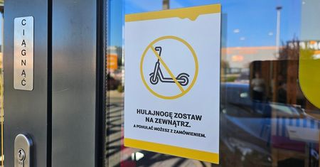 Nowe naklejki na drzwiach restauracji McDonald’s. Sieć wprowadza bezwzględny zakaz dla klientów