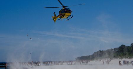 Tragedia na plaży w Sztutowie. Ratował 12-latkę. Sam zginął na oczach rodziny