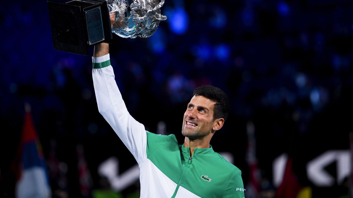 PAP/EPA / DEAN LEWINS / Na zdjęciu: Novak Djoković, mistrz Australian Open 2021