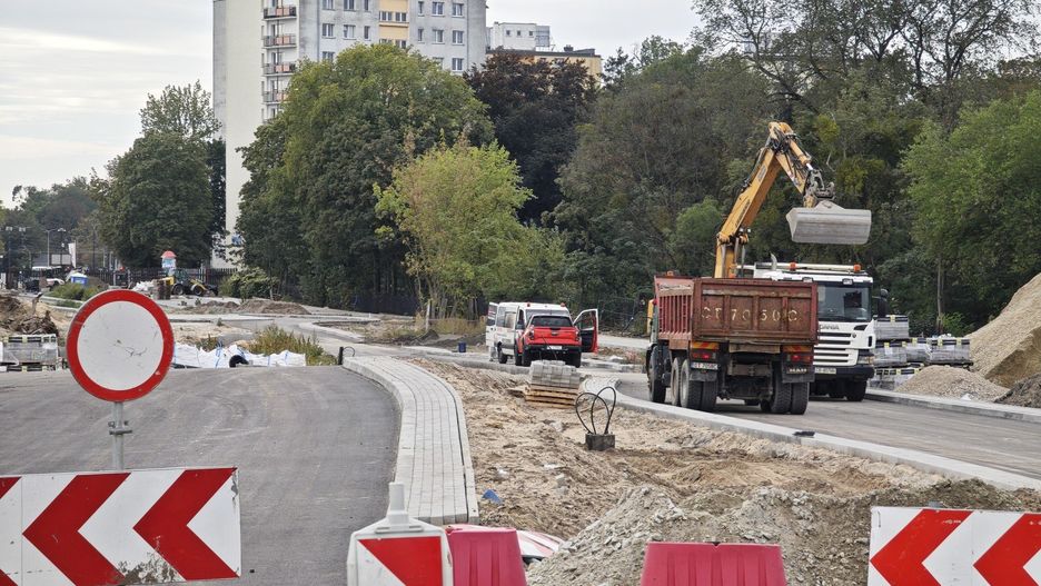 Zobacz w galerii miasta z Kujawsko-Pomorskiego, które inwestują najwięcej. Uwzględniliśmy zarówno małe miasteczka, jak też miasta powiatowe czy prezydenckie, które mają ponad 1300 zł średnich wydatków majątkowych per capita 2022-2024 w przeliczeniu na mieszkańca