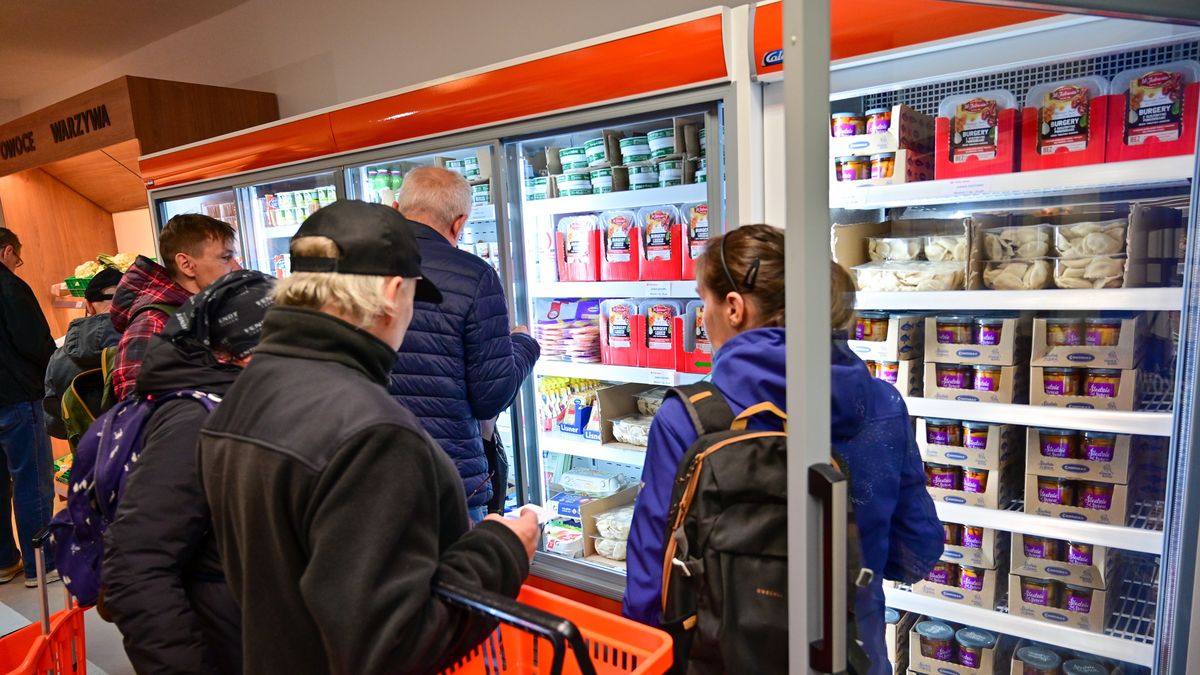 Pierwszy sklep socjalny w Krakowie. Klienci zrobią tu zakupy bez pieniędzy