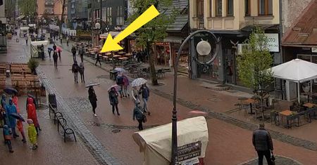 Punkt 11:00. Ujęcie z Krupówek. Komentarz zbyteczny
