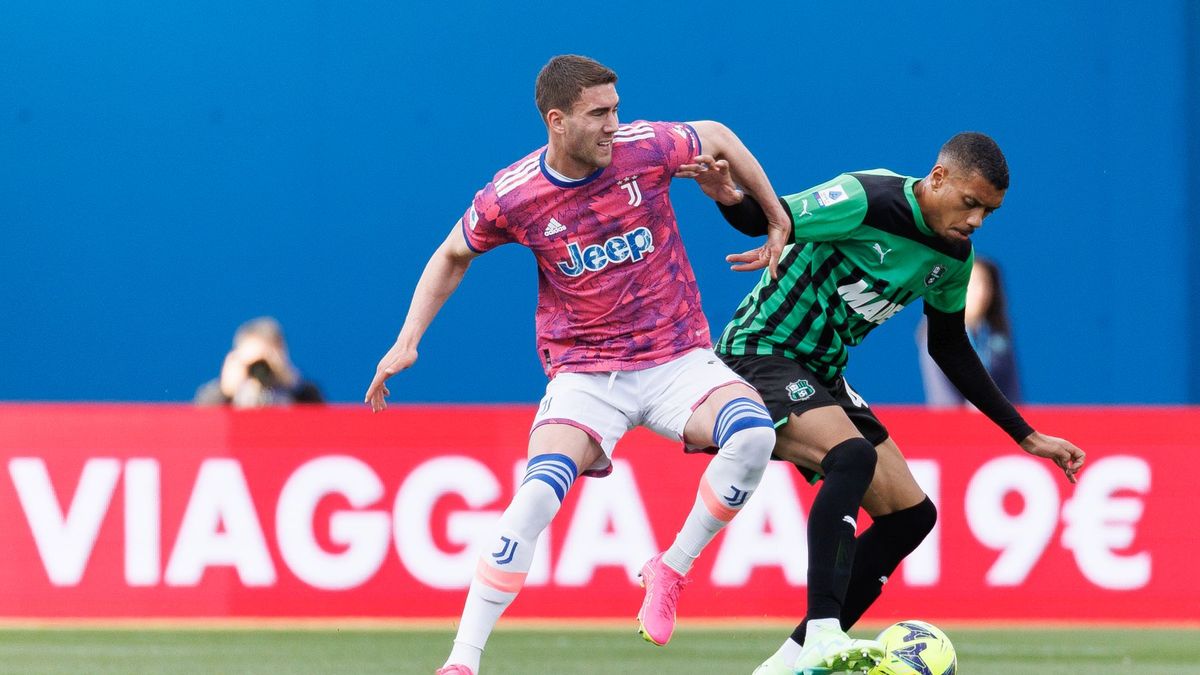 Zdjęcie okładkowe artykułu: Getty Images / Emmanuele Ciancaglini/Ciancaphoto Studio / Na zdjęciu od lewej: Dusan Vlahović i Ruan Tressoldi podczas meczu US Sassuolo - Juventus FC