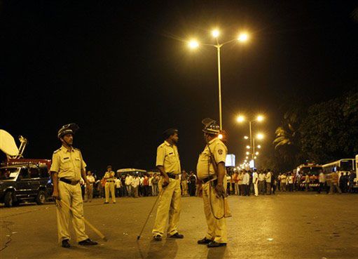 155 ofiar zamachów w Bombaju, chaos w Taj Mahal