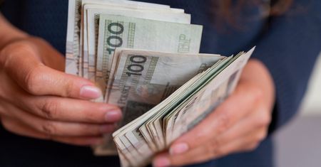 85-latka straciła 17 tys. złotych. Policja apeluje do każdego