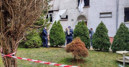 Komornik zapukał do drzwi. Nagle doszło do wybuchu