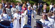 I Komunia Święta w Kunicach. W kościele pw. Matki Boskiej Szkaplerznej w Kunicach sakrament przyjęło 17 dzieci