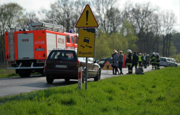 Sierpc: Matka upozorowała wypadek samochodowy syna, podczas gdy dziecko zmarło wcześniej na skutek ugodzenia nożem