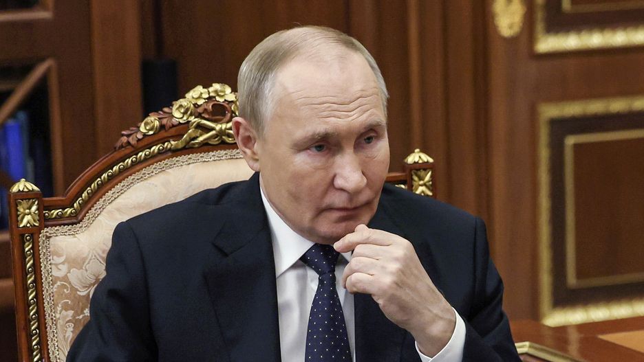 Russian President Vladimir Putin looks on during a meeting with the Head of the Federal Taxation Service Daniil Yegorov (not pictured) at the Kremlin, in Moscow, Russia, 21 November 2024. EPA/VYACHESLAV PROKOFYEV/SPUTNIK/KREMLIN POOL MANDATORY CREDIT Dostawca: PAP/EPA.