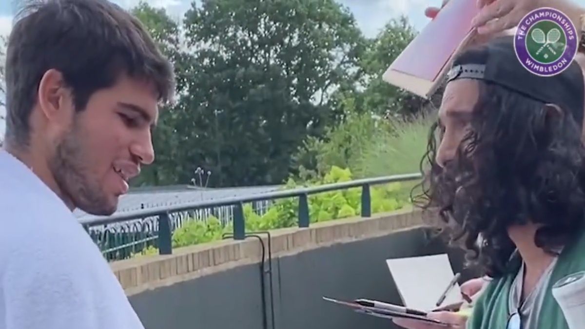 Carlos Alcaraz rozdawał autografy kibicom