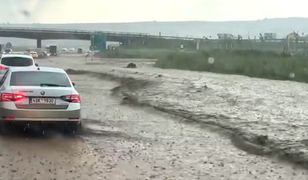 Błyskawiczna powódź w Czechach. Auta stanęły w wodzie na autostradzie