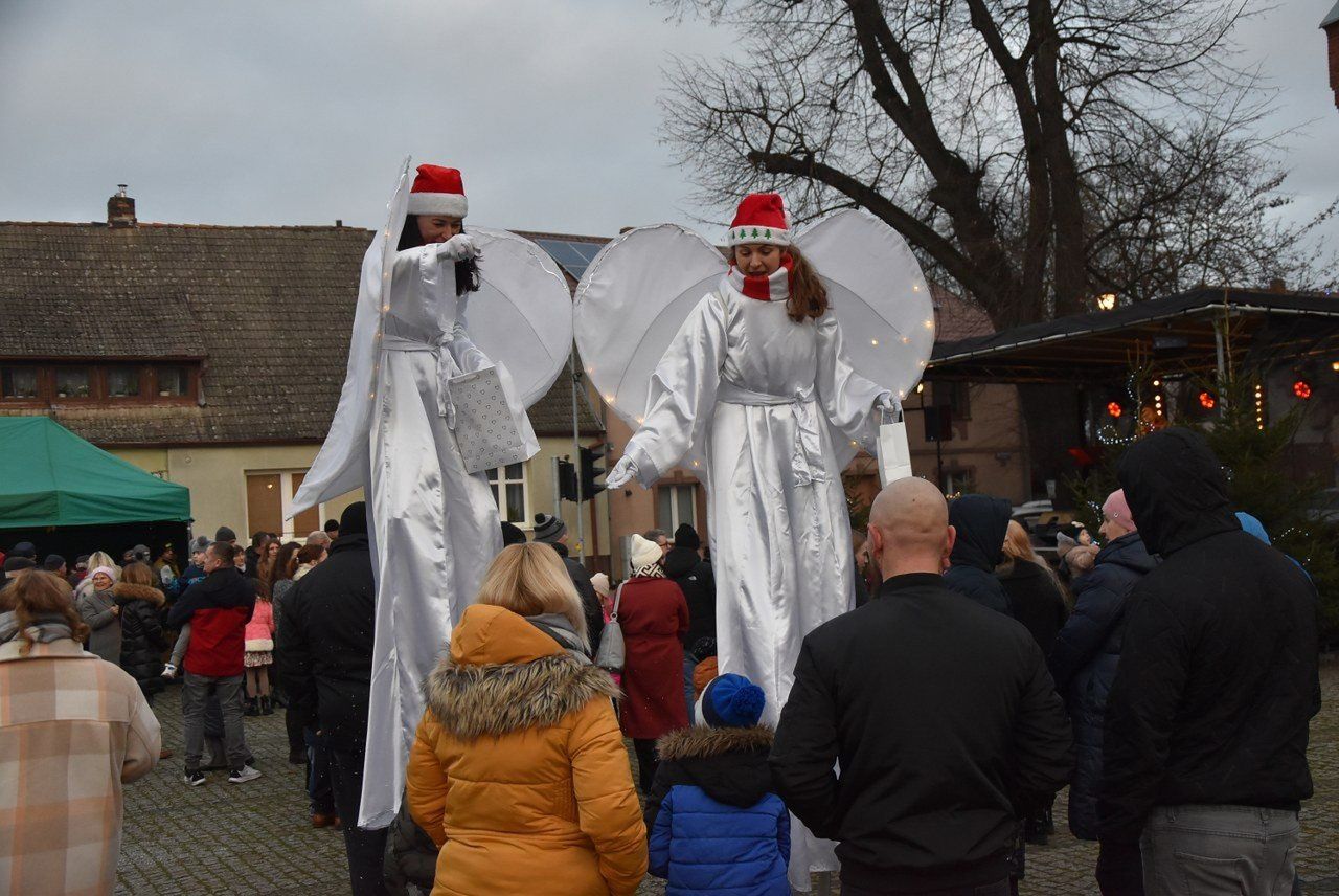 Wigilia na budzyńskim Rynku. Mieszkańcy wspólnie poczuli magię Świąt