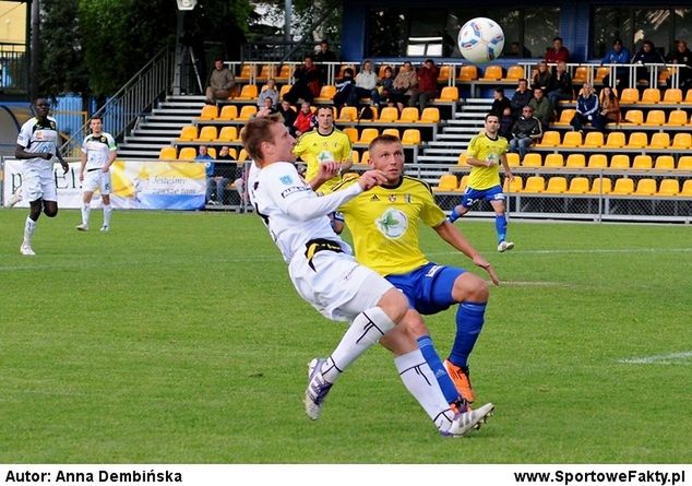 Adam Banasiak (w żółtej koszulce) został zawodnikiem Widzewa Łódź
