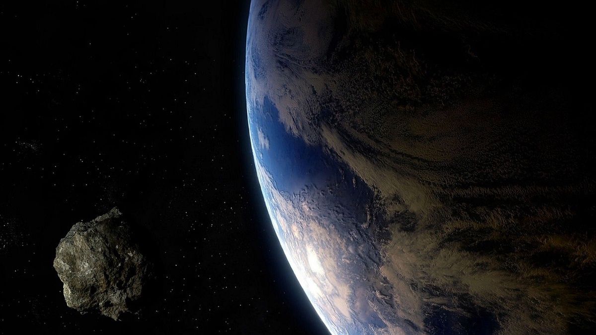 Asteroida zbliża się do Ziemi. Kiedy przetnie orbitę naszej planety? Dlaczego potencjalnie niebezpieczna?