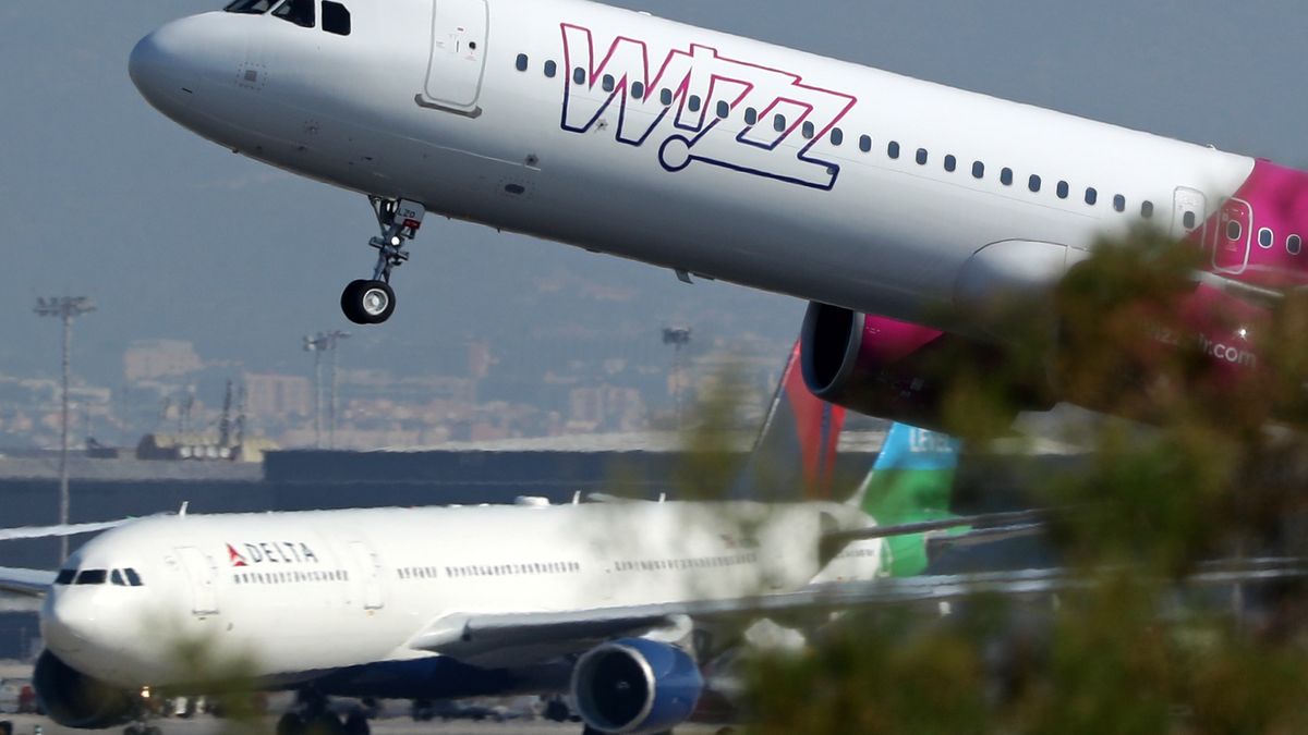 Airbus A321-271NX, from Wizz Air company, taking off from the Barcelona airport, in Barcelona on 18th May 2022. 
 -- (Photo by Urbanandsport/NurPhoto via Getty Images)