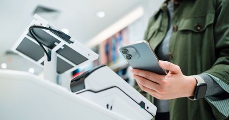 Nowa metoda kradzieży z konta. Chodzi o popularną płatność