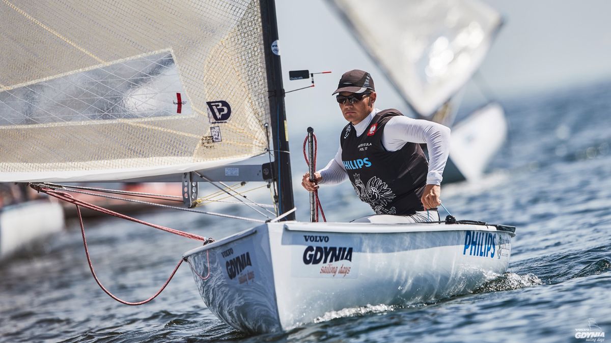 Zdjęcie okładkowe artykułu: Materiały prasowe / Robert Hajduk / Volvo Gdynia Sailing Days 2017 / Na zdjęciu: Piotr Kula na jachie olimpijskiej klasy Finn