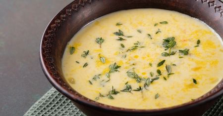 Ani pomidorowa, ani ogórkowa. Najlepsza zupa na rosole powstanie z innych składników