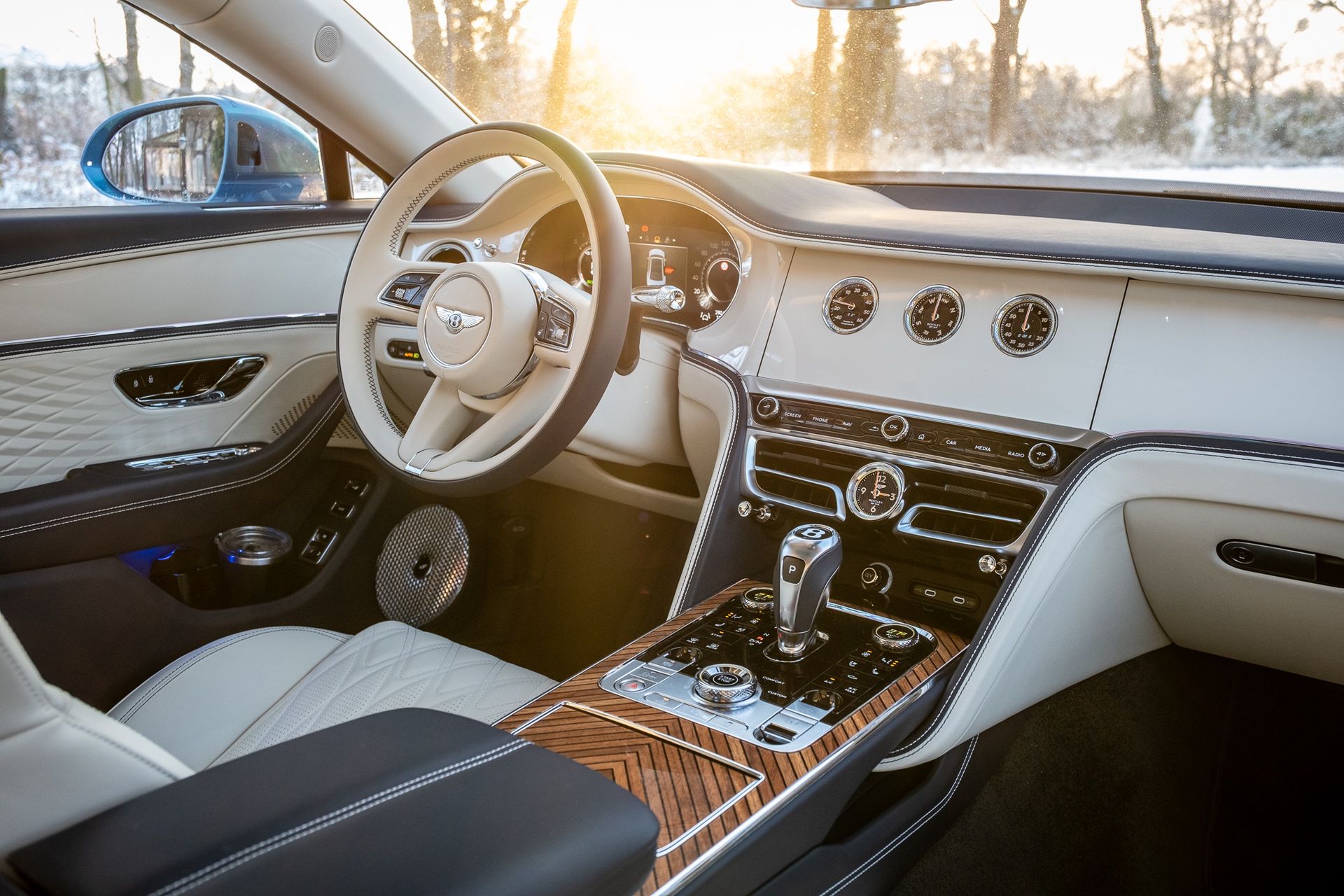 Bentley Flying Spur Azure (2026)