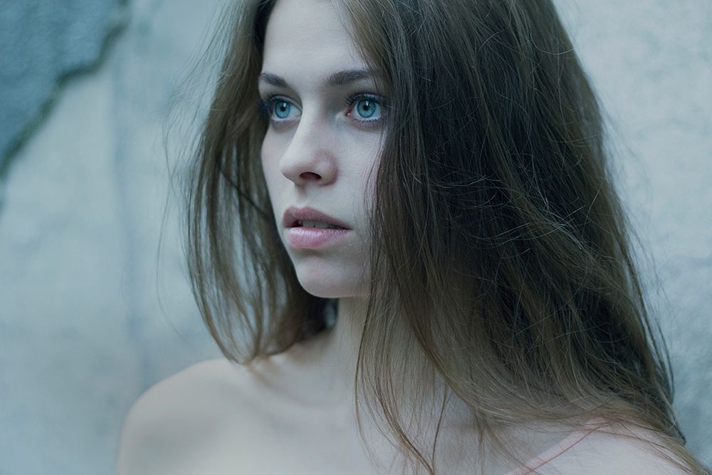 Magdalena Paszko - mroczne, depresyjne portrety kobiet, które są fuzją dwóch osobowości 8