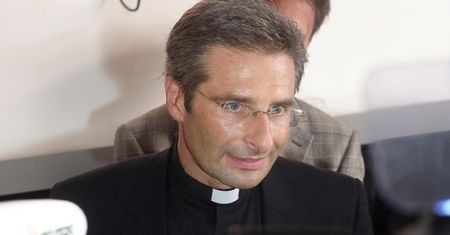 Ksiądz-gej został odwołany ze stanowiska! Nie będzie mógł uczyć w Watykanie