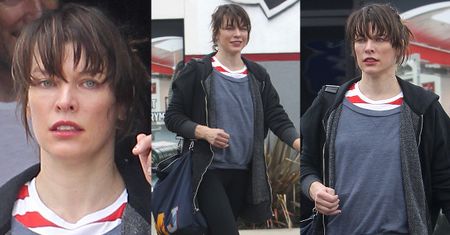 Spocona Milla Jovovich uśmiecha się na widok obiektywów