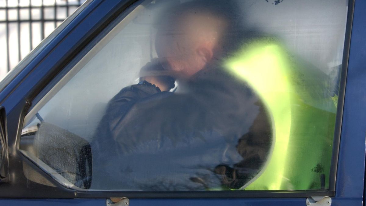 "Wyciska się nas jak cytryny" - mówi stołeczny policjant.