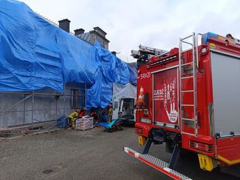 Zakopane: Budowlaniec ranny po upadku z rusztowania. Miał 2,5 promila