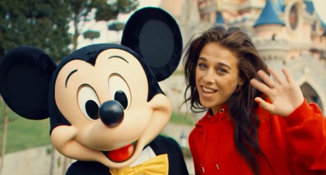 Joanna Jędrzejczyk reklamuje kolekcję odzieży House z Myszką Miki (wideo)