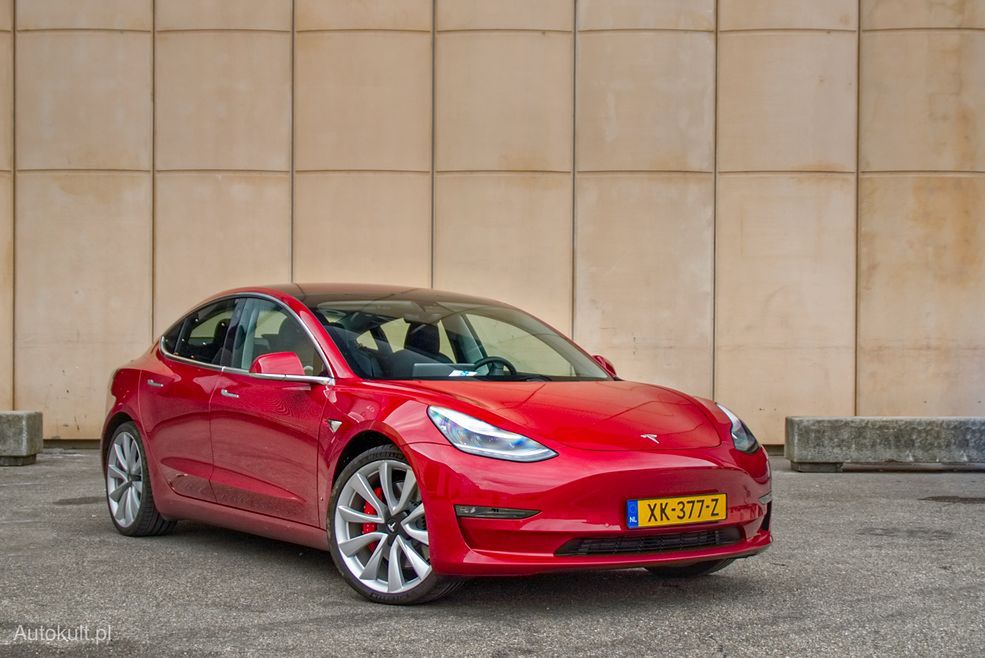 Najpopularniejszym autem Tesli jest Model 3 (fot. Michał Zieliński)