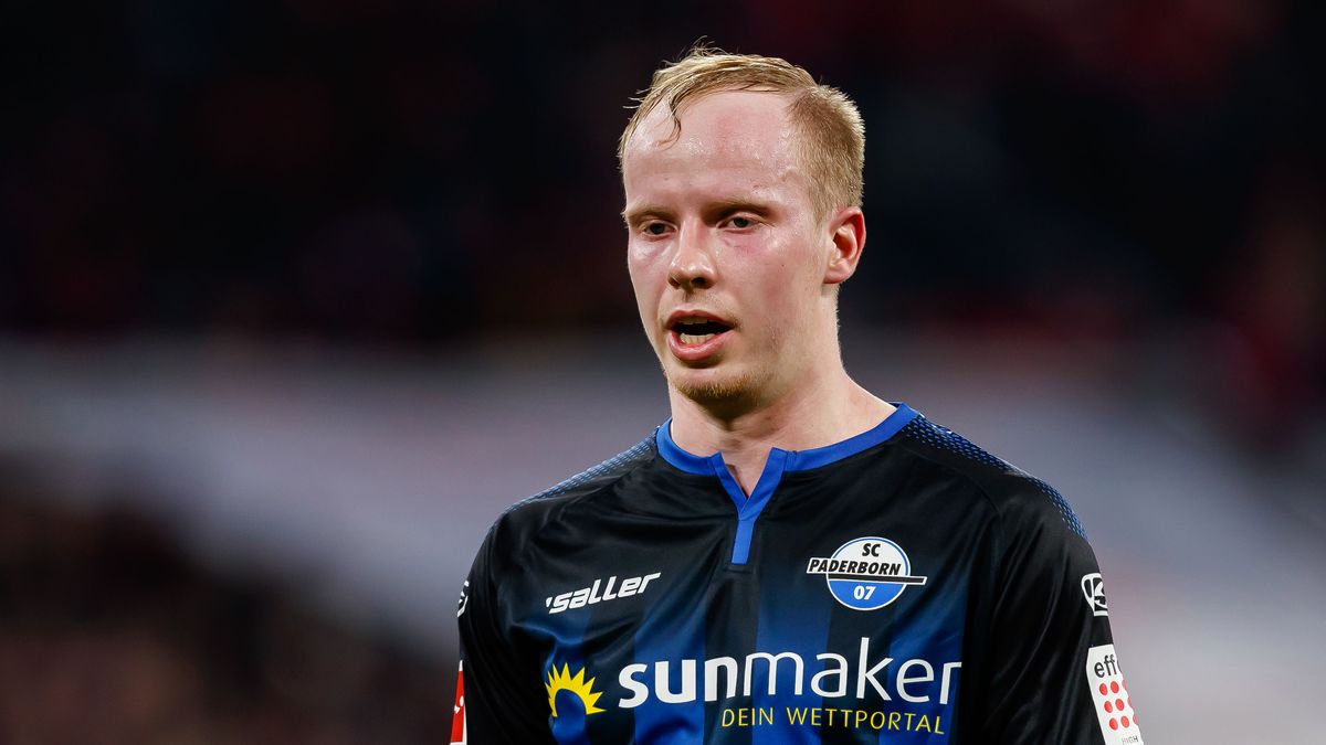 Zdjęcie okładkowe artykułu: Getty Images / DeFodi Images / Na zdjęciu: Dennis Jastrzembski w barwach SC Paderborn 07