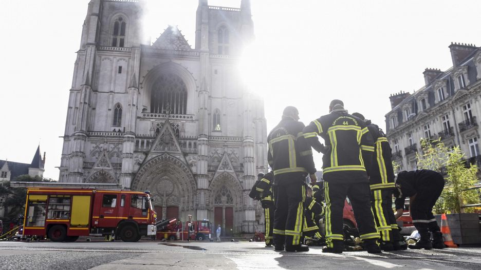 Francja. Pożar katerdy w Nantes. Sprawca przyznał się do podpalenia