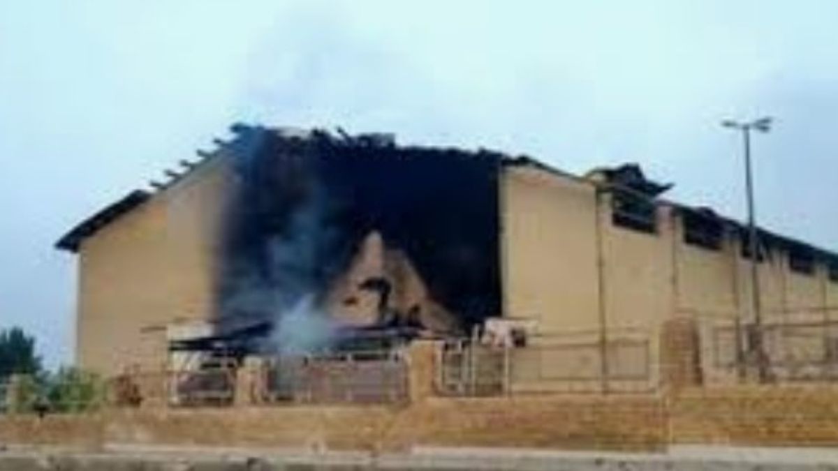 Instagram / onnews_ir / Na zdjęciu: hala w Iranie po ataku rakietowym