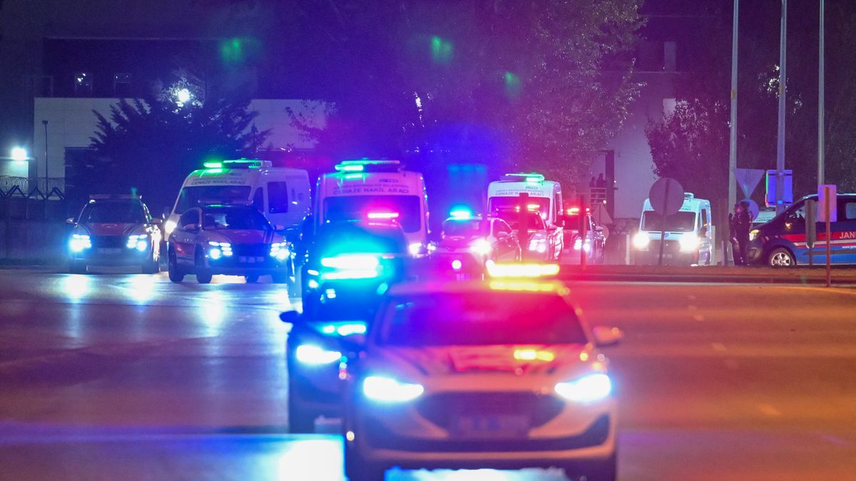Bodies of Turkish soldiers from cargo plane crash are brought to Turkiye
ANKARA, TURKIYE - NOVEMBER 13: Funeral vehicles carrying the bodies of Turkish soldiers who lost their lives in the C-130 military cargo plane crash along the Georgia-Azerbaijan border are escorted by police as they are transferred to the Council of Forensic Medicine (ATK) in Ankara, capital of Turkiye, on November 13, 2025. The soldiers' remains were brought from Tbilisi to Ankara's Murted Airfield Command by a Turkish Air Force A400M aircraft for identification and examination, according to the National Defense Ministry. (Photo by Muhammed Abdullah Kurtar/Anadolu via Getty Images)
Anadolu
ankara, national defense ministry, forensic, police escort, turkiye, georgia-azerbaijan border, c-130, turkish soldiers, a400m, military plane crash
