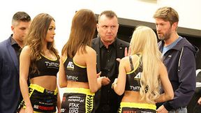 Ring Girls podczas ważenia przed Nocą Wojowników w Częstochowie (galeria)