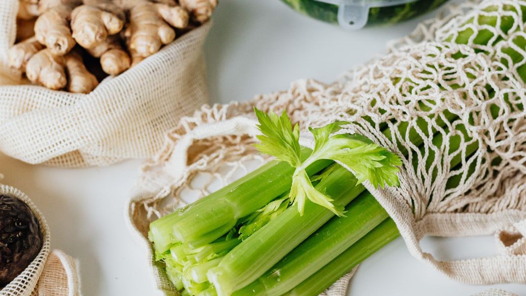 Surówka z selera naciowego