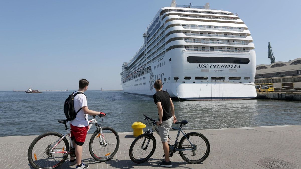 Poprzednio luksusowy statek wycieczkowy MSC Orchestra zawinął do gdyńskiego portu w lipcu 2014 roku.