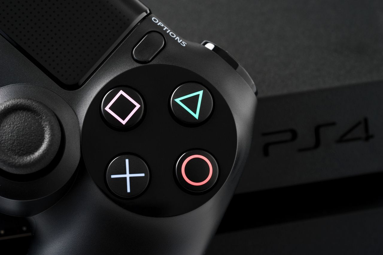 Dualshock i PlayStation 4 z depositphotos