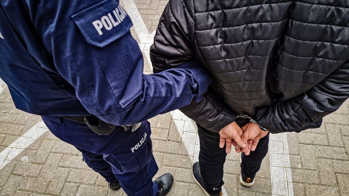 44-latek wykorzystał zaufanie nowo poznanej kobiety i ukradł jej kartę do bankomatu 