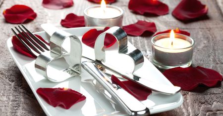 Jak przygotować romantyczną kolację dla dwojga?