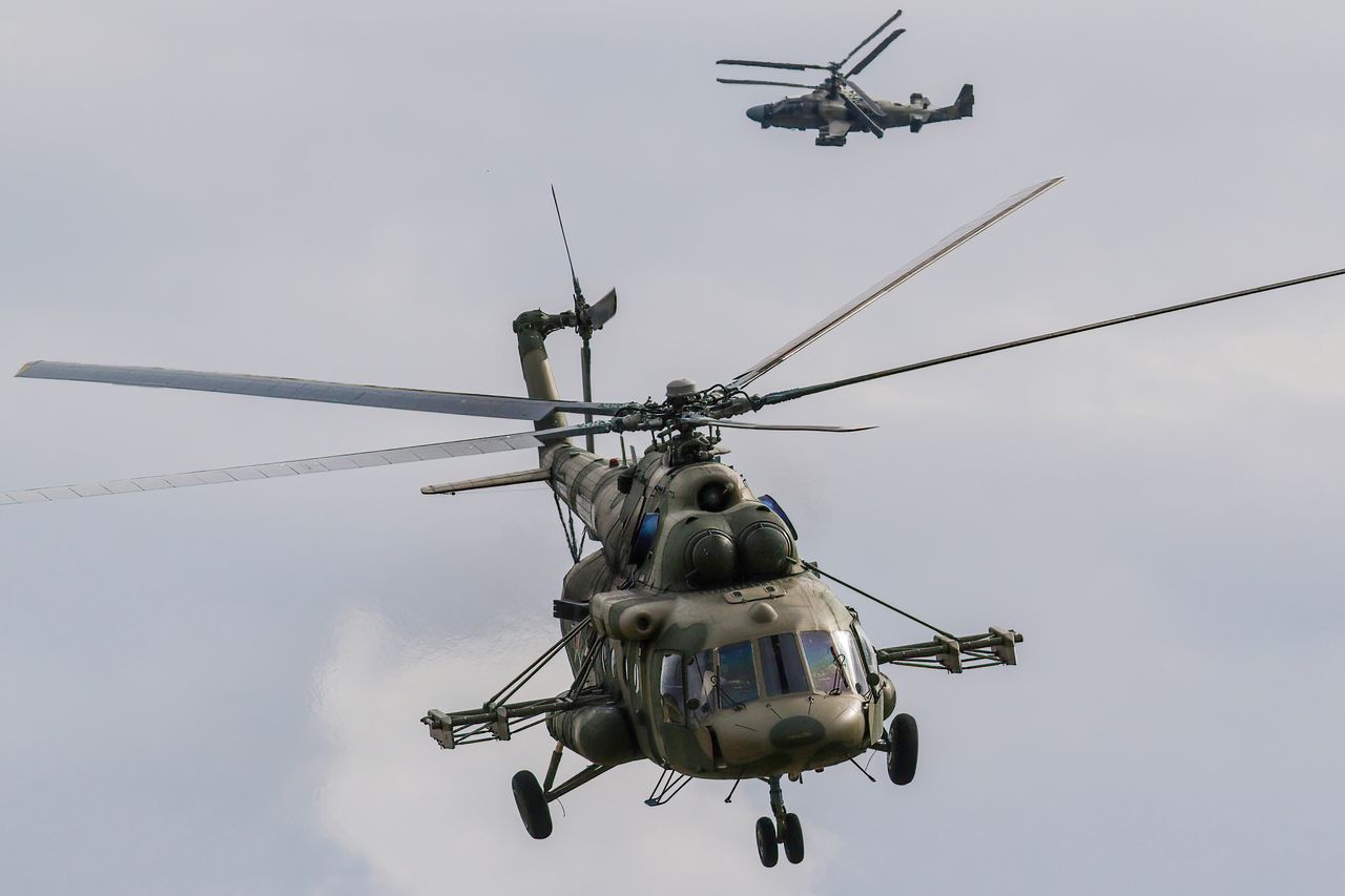 The Russians lost several Ka-52 and Mi-8 helicopters after an attack by the Ukrainian army.