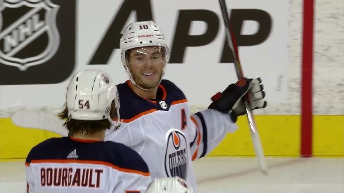 Nie został wybrany w drafcie, a spędził w NHL 10 sezonów. Teraz zakończył karierę