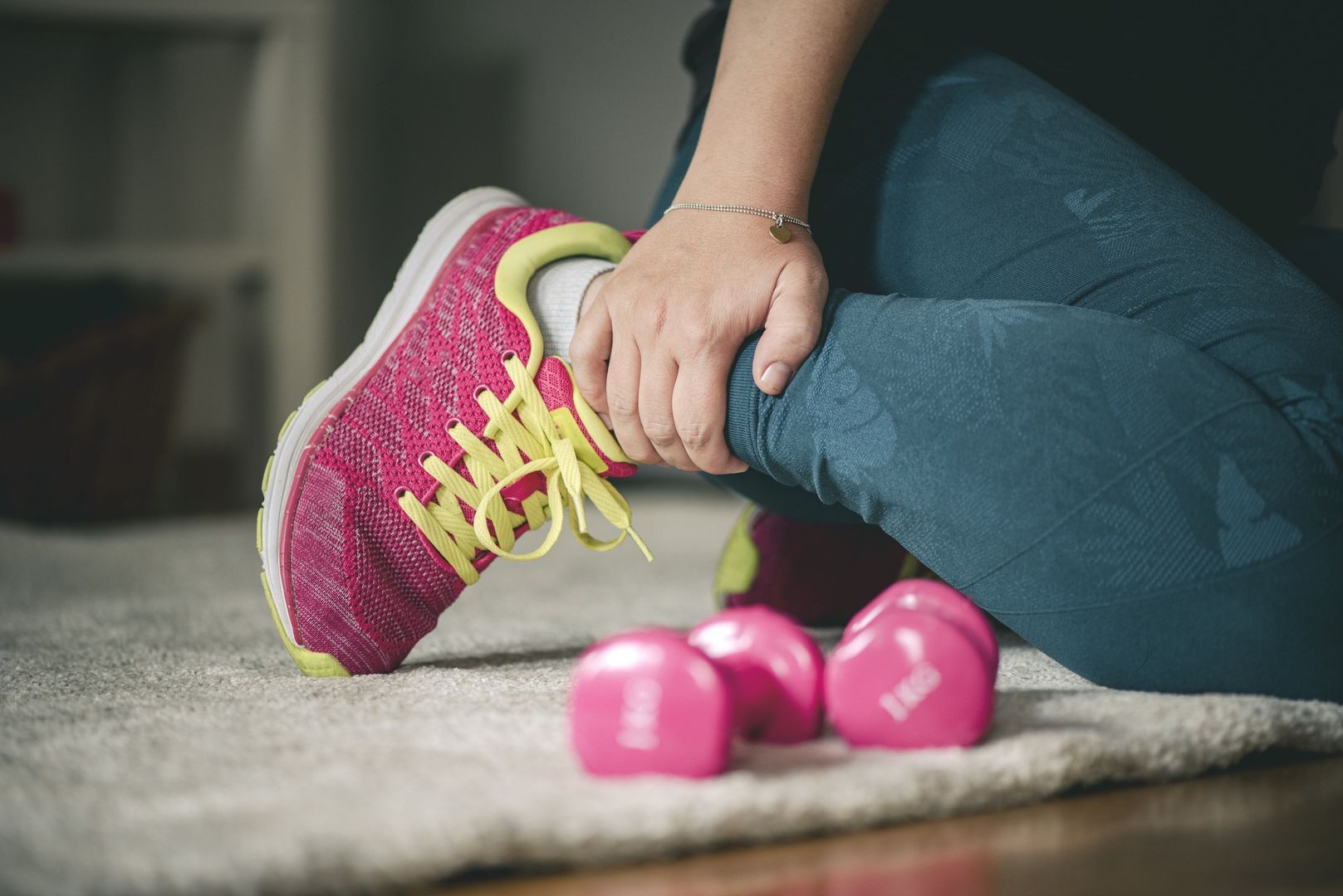 Young sport woman with injured ankle
Young sport woman with injured ankle
Emilija Manevska