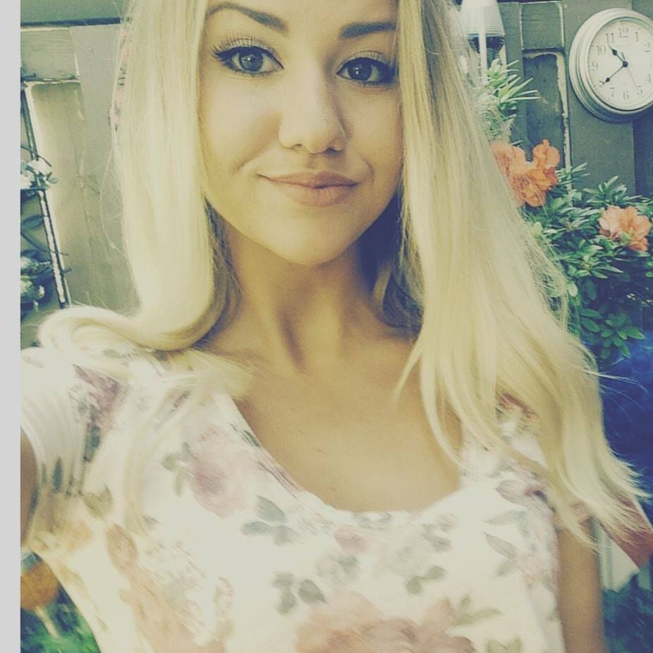 Josie z "Love Island"