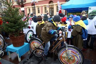 Choinki oświetliła energia generowana przez... siłę mięśni